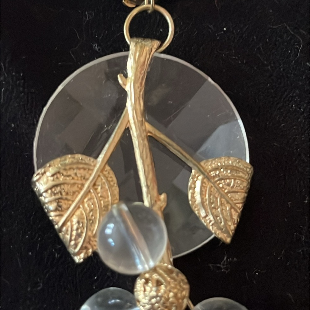 Source Unknown Gold and Clear Leaf Dangle Earrings - Picture 4 of 5